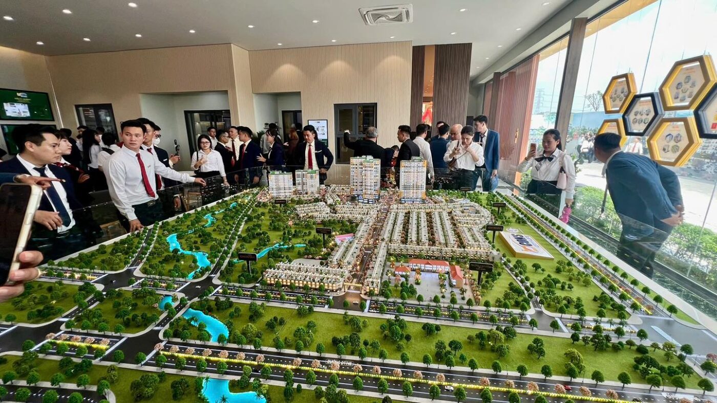 Sa bàn tổng thể khu đô thị Bcons City Life với hơn 100 tiện ích nội khu